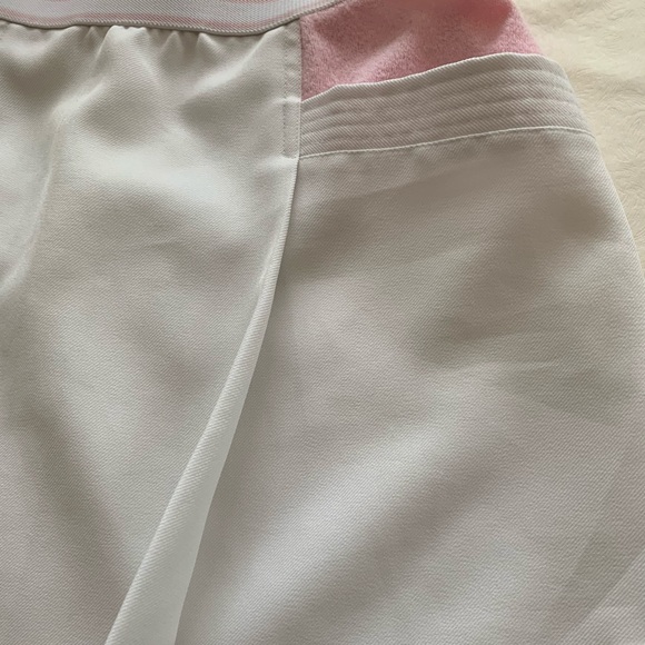 Lovely White & pink tennis skirt with pockets - Picture 4 of 6